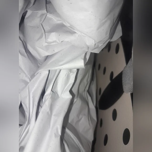 New Kate Spade Disney Reversible Minnie Mouse Tote/Detachable Wristlet NWT - Picture 12 of 12